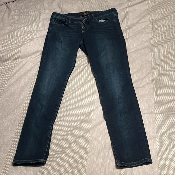 Lucky Brand Women’s skinny jeans size 10/30 stretchy gentle use - Picture 4 of 4